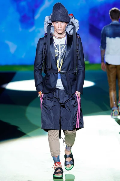 Look 13